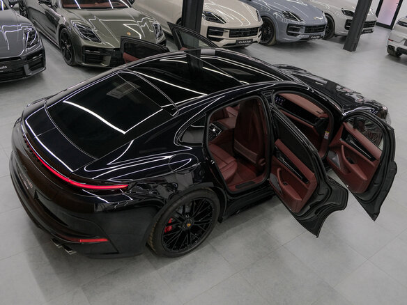 2026 Porsche Panamera GTS III, чёрный, 29700000 рублей - вид 4