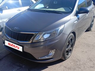 2014 Kia Rio 6-speed III, серый, 750000 рублей, вид 2