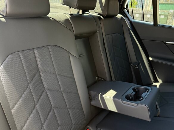 2023 BMW 5 серии 520i VIII (G60/G61/G68), белый, 5699000 рублей - вид 8