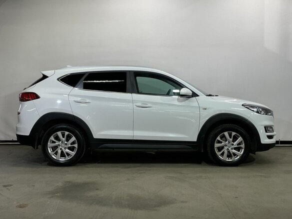 2018 Hyundai Tucson III Рестайлинг, белый, 1895000 рублей - вид 3