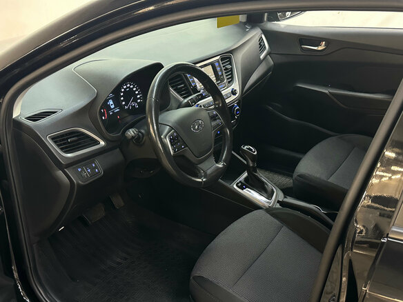 2017 Hyundai Solaris II, чёрный, 1080000 рублей - вид 6
