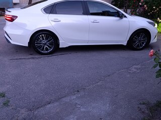 2022 Kia Cerato IV Рестайлинг, белый, 2500000 рублей, вид 3