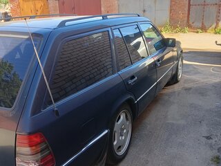 1994 Mercedes-Benz E-Класс 220 I (W124), синий, 350000 рублей, вид 4