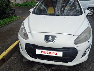 2011 Peugeot 308 I Рестайлинг, белый, 300000 рублей, вид 3