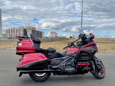 2012 Honda GL 1800 Gold Wing, красный, 2000000 рублей, вид 4