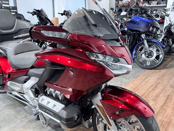 2023 Honda GL 1800 Gold Wing, красный - вид 13