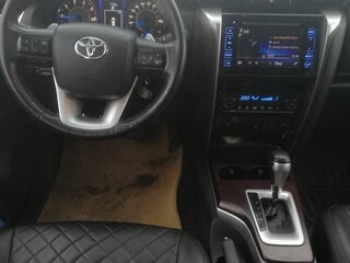 2018 Toyota Fortuner II, серебристый, 3800000 рублей, вид 3