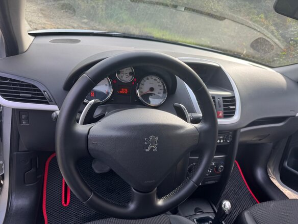 2009 Peugeot 207 I Рестайлинг, серебристый, 500000 рублей - вид 5