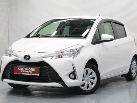 2019 Toyota Vitz III (XP130) Рестайлинг, белый, 959000 рублей, вид 1
