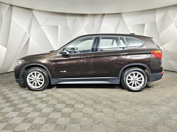2017 BMW X1 20i xDrive II (F48), коричневый, 2285150 рублей - вид 4