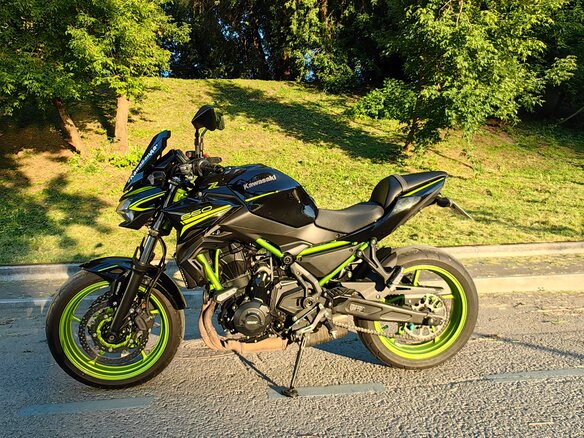 2021 Kawasaki Z 650, зелёный, 700000 рублей