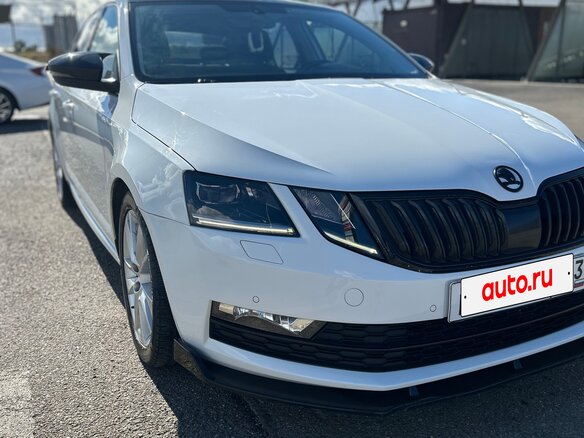 2017 Skoda Octavia III (A7) Рестайлинг, белый, 2000000 рублей - вид 1