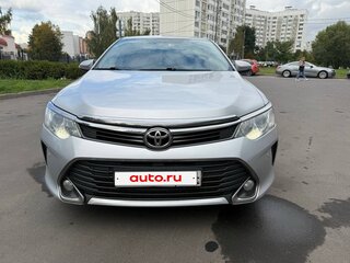 2015 Toyota Camry VII (XV50) Рестайлинг, серебристый, 1640000 рублей, вид 2