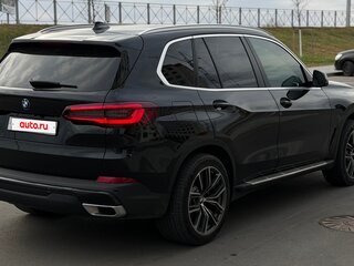 2020 BMW X5 25d IV (G05/G18), чёрный, 4990000 рублей, вид 3