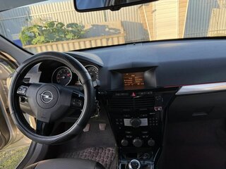 2009 Opel Astra H Рестайлинг, белый, 480000 рублей, вид 5