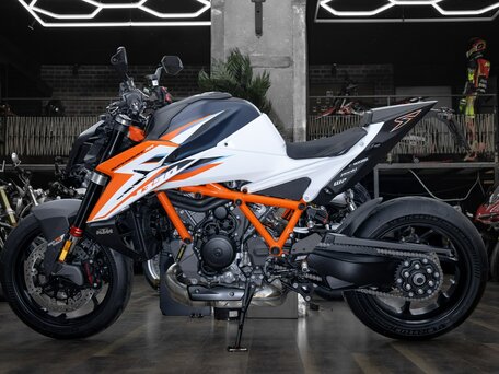 2026 KTM 1390 Super Duke R Evo, белый, 3390000 рублей, вид 5