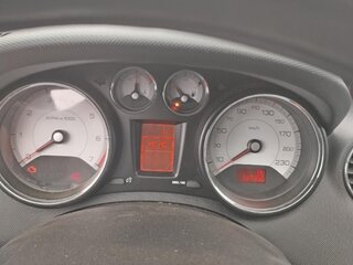 2008 Peugeot 308 I, красный, 240000 рублей, вид 4