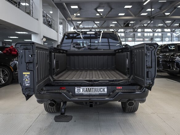 2026 Ram 1500 Crew Cab V Рестайлинг, чёрный - вид 5