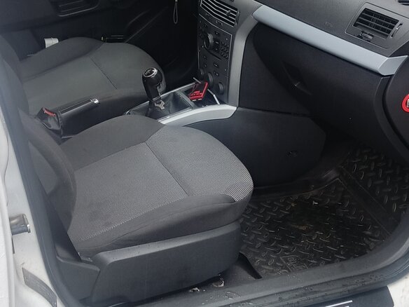 2011 Opel Astra H Рестайлинг, белый, 450000 рублей - вид 11