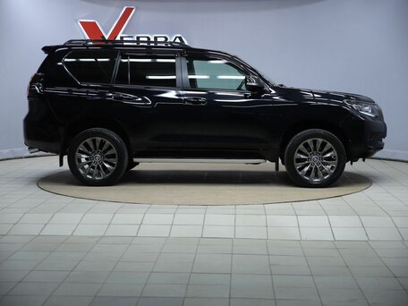 2020 Toyota Land Cruiser Prado 150 Series Рестайлинг 3, чёрный, 5290000 рублей, вид 4