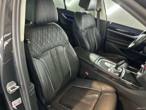 2021 BMW 7 серии 730d xDrive VI (G11/G12) Рестайлинг, серый - вид 13