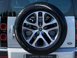 2021 Land Rover Defender 90 II, серебристый, 7250000 рублей, вид 5
