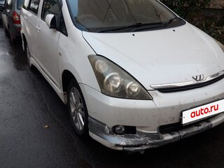 2004 Toyota Wish I, белый, 550000 рублей, вид 2