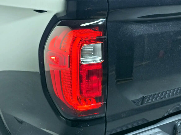2026 GMC Canyon AT4X III, чёрный, 6500700 рублей - вид 12