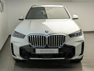 2025 BMW X5 40i IV (G05/G18) Рестайлинг, белый, 15350000 рублей, вид 3