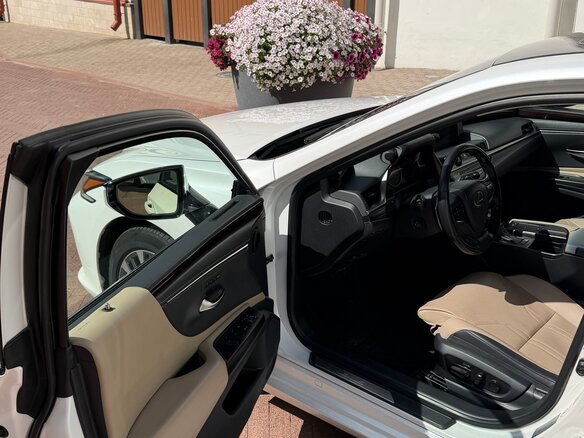 2019 Lexus ES 250 VII, белый, 4030000 рублей - вид 9