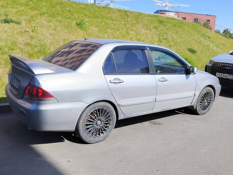 2006 Mitsubishi Lancer IX Рестайлинг, серебристый, 270000 рублей, вид 3
