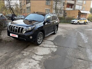 2017 Toyota Land Cruiser Prado 150 Series Рестайлинг 1, чёрный, 3450000 рублей, вид 1