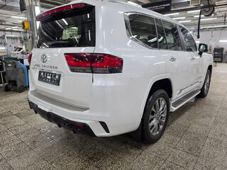 2024 Toyota Land Cruiser 300 Series, белый, 14600000 рублей, вид 3