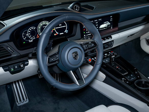 2026 Porsche 911 Turbo S VIII (992) Рестайлинг, серый - вид 32