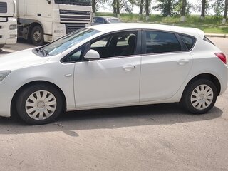 2014 Opel Astra J Рестайлинг, белый, 550000 рублей, вид 4