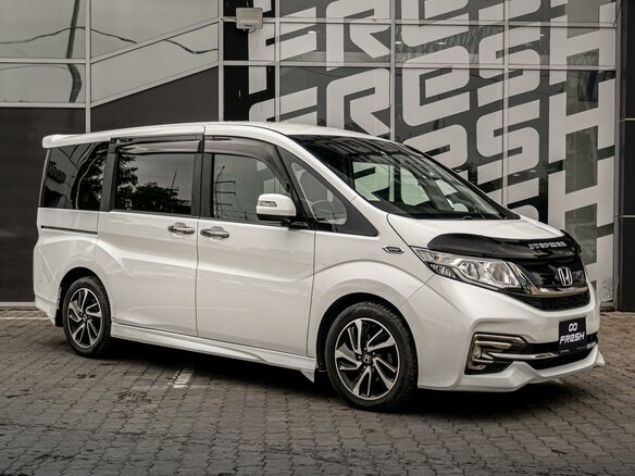 2017 Honda Stepwgn V, белый