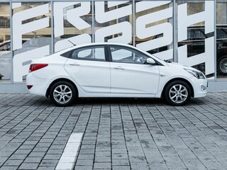 2015 Hyundai Solaris I Рестайлинг, белый, 899000 рублей, вид 5
