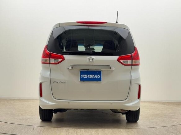 2022 Honda Freed II Рестайлинг, белый - вид 6