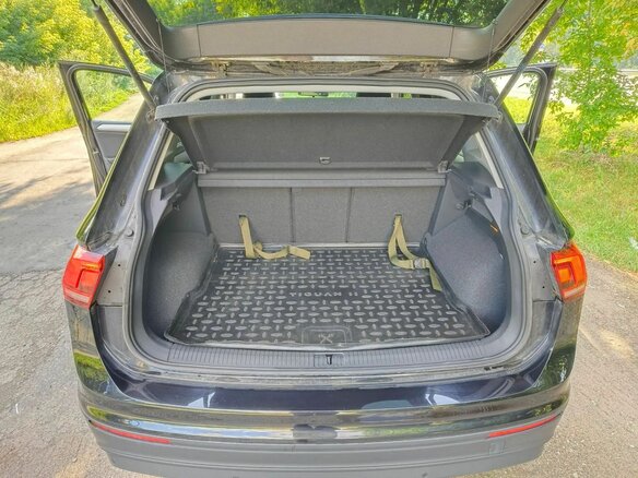 2020 Volkswagen Tiguan II, чёрный - вид 12