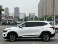 2023 Kia Seltos I Рестайлинг, белый, 1850003 рублей - вид 4