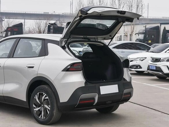 2026 Changan Qiyuan Q05 51.9 kWh II, серебристый, 2250000 рублей - вид 5