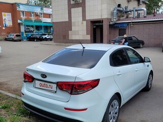 2015 Kia Rio III Рестайлинг, белый, 1199999 рублей, вид 5