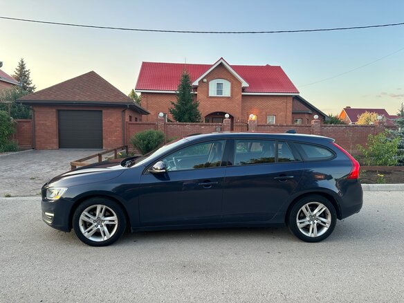2014 Volvo V60 SV I Рестайлинг, синий, 1400000 рублей - вид 6