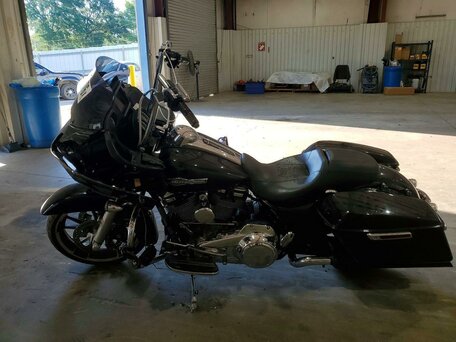 2021 Harley-Davidson Road Glide, чёрный, 1055354 рублей, вид 5