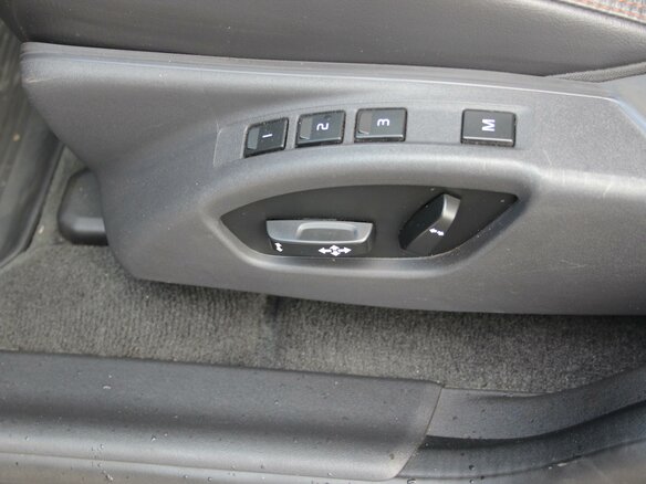 2013 Volvo XC60 I, чёрный - вид 8
