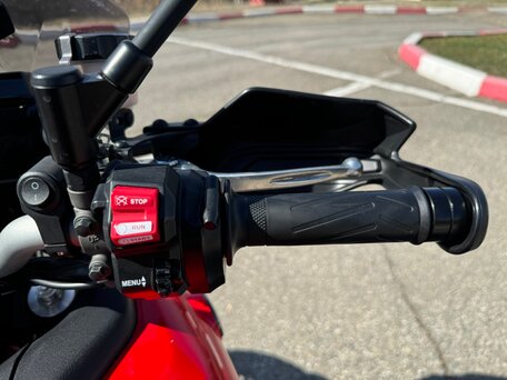 2021 Yamaha Tracer 900, красный, 1150000 рублей, вид 2
