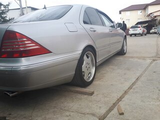 2002 Mercedes-Benz S-Класс 400 IV (W220), серебристый, 1650000 рублей, вид 4