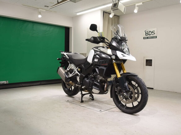 2015 Suzuki V-Strom 1000, белый, 800000 рублей - вид 2