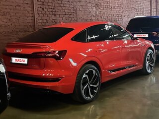 2021 Audi e-tron Sportback 55 I, оранжевый, 6999000 рублей, вид 3