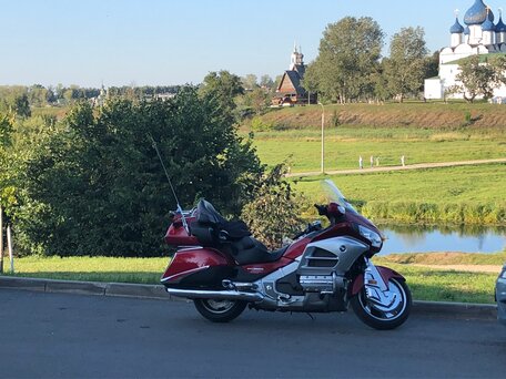 2012 Honda GL 1800 Gold Wing, красный, 2000000 рублей, вид 3